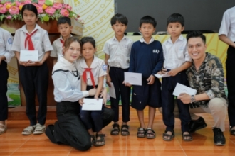 Cặp đôi 'Gió nghịch mùa' Lý Nhã Kỳ - Việt Anh tái ngộ sau nhiều năm