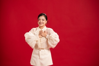 Ba giọng ca đình đám Thanh Ngọc, Võ Hạ Trâm, Dương Hoàng Yến kết hợp tạo nên dự án 30/4 đầy tự hào